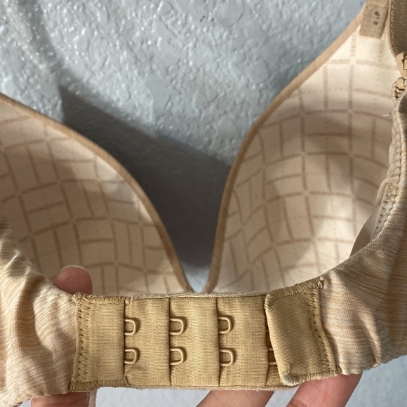 Victoria’s Secret Uplift Semi Demi Nude Bra - Picture 7 of 15